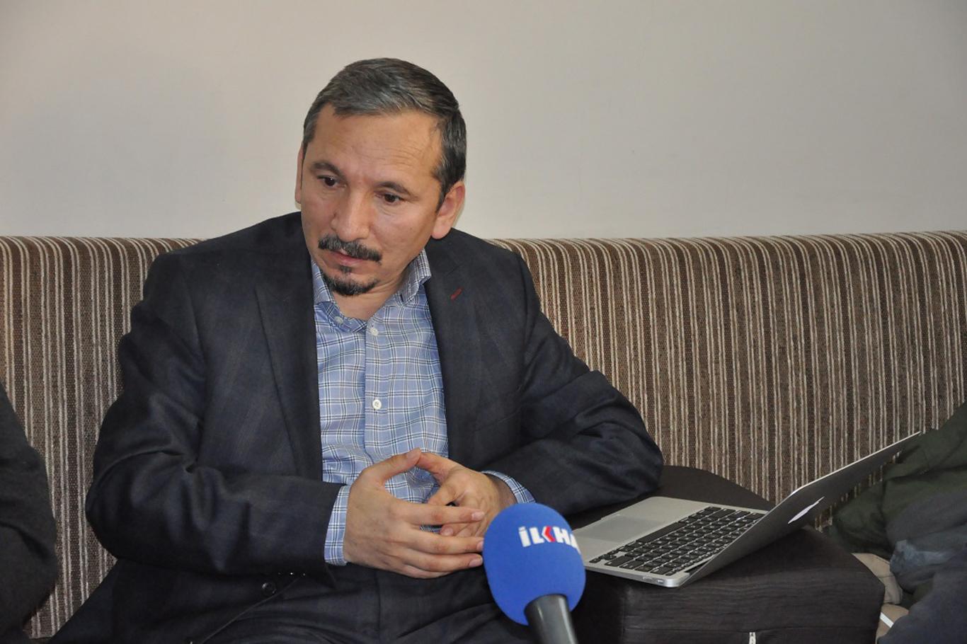 “Mesnevi pedagoji kitabı mahiyetindedir” “Mesnevi pedagoji kitabı mahiyetindedir”